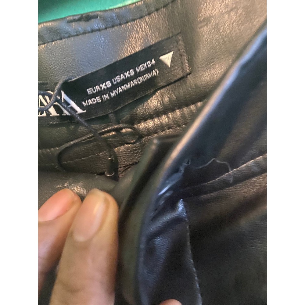 ZARA XS Pleather Capris - Picture 4 of 8